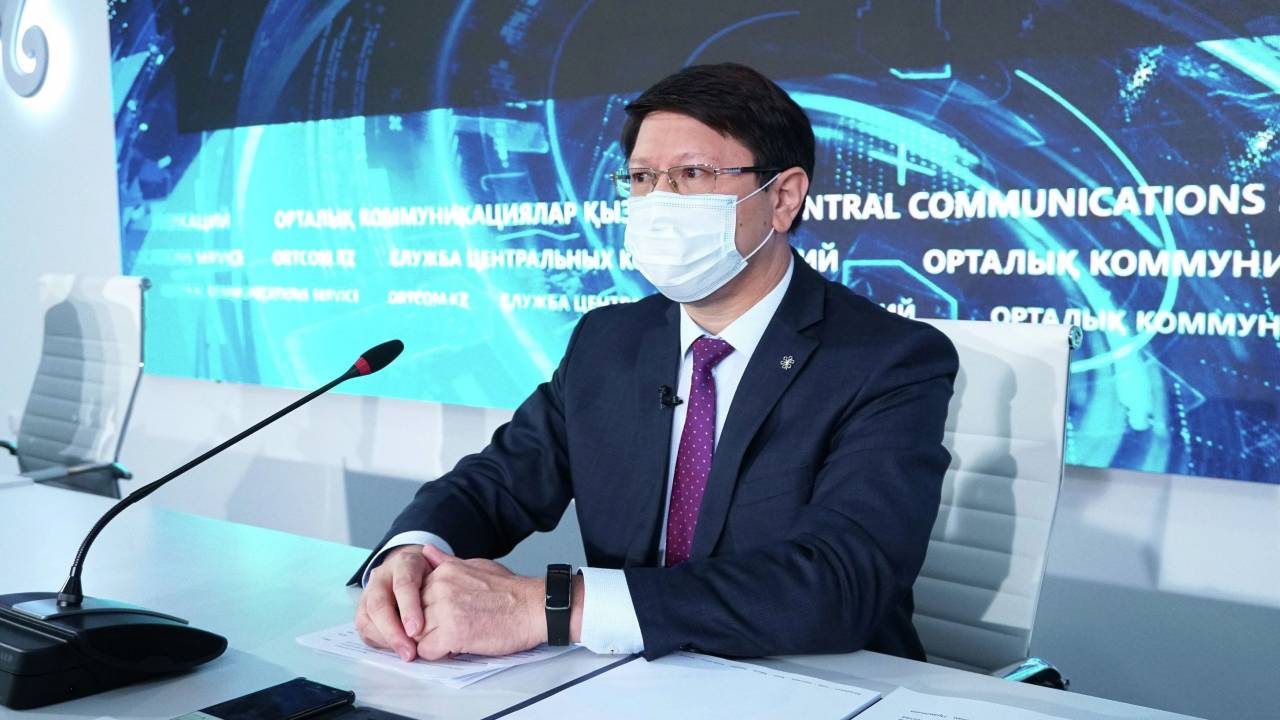 Глава Фонда соцмедстрахования Казахстана отказался назвать свою зарплату