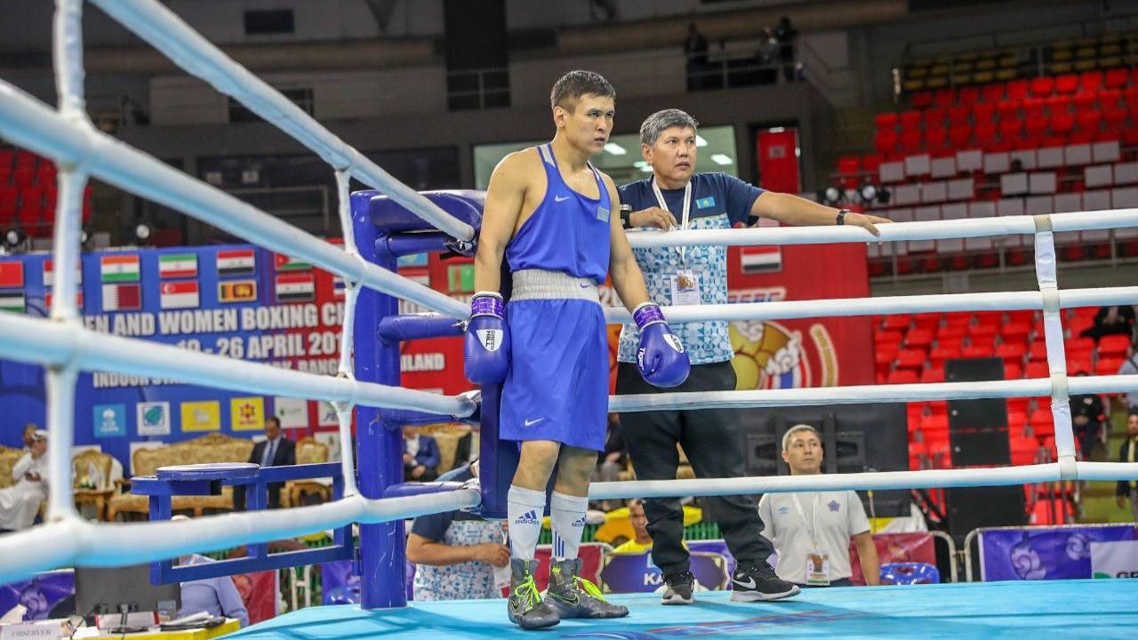 Казахстанского боксера признали лучшим иностранным боксером 2020 года