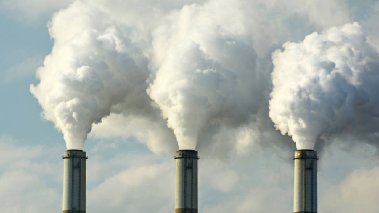 Квоты на выбросы парниковых газов на 2021 год утвердили в РК
