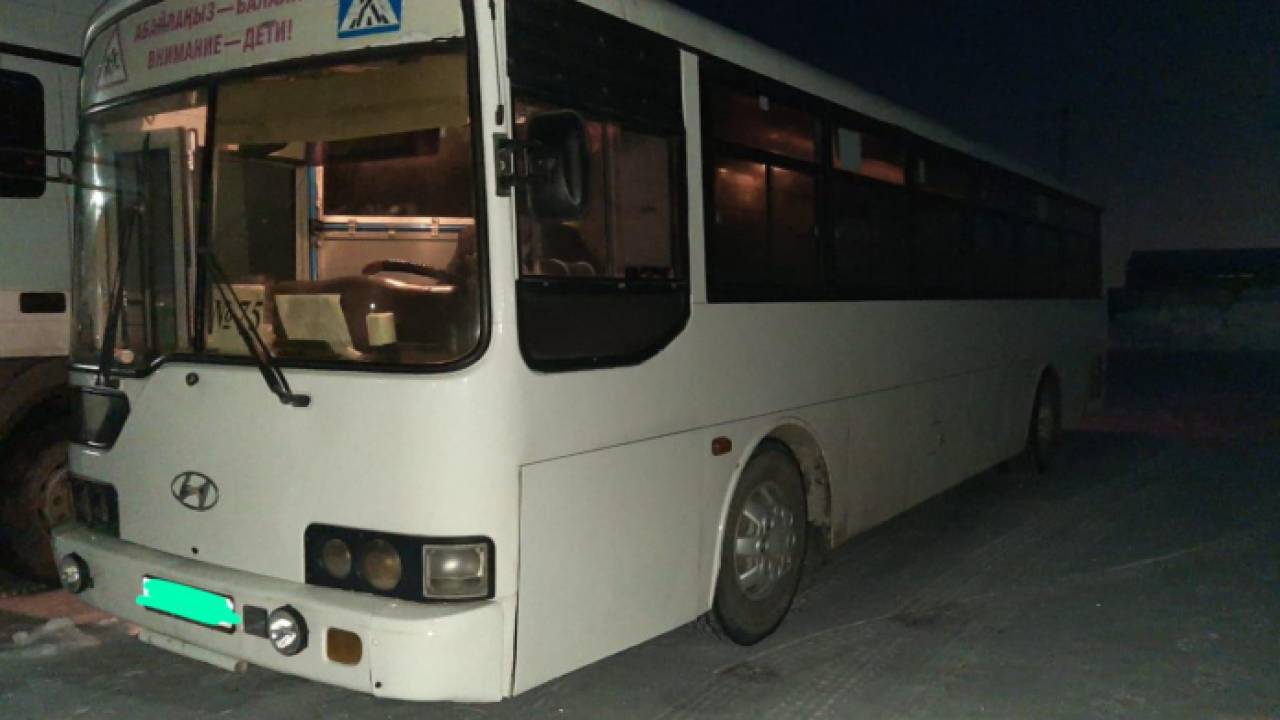 Лишенный прав водитель автобуса перевозил школьников в Актюбинской области
