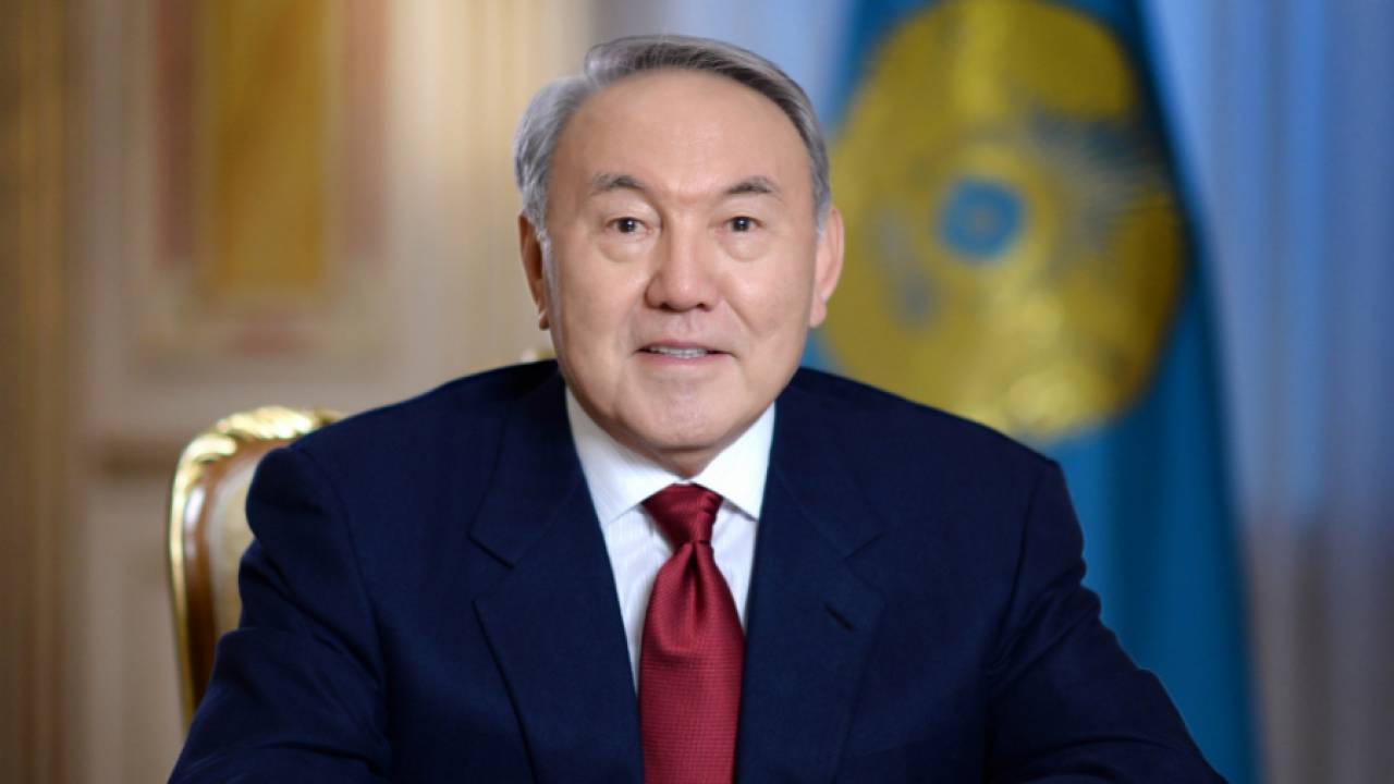 Назарбаев поздравил казахстанцев с Рождеством