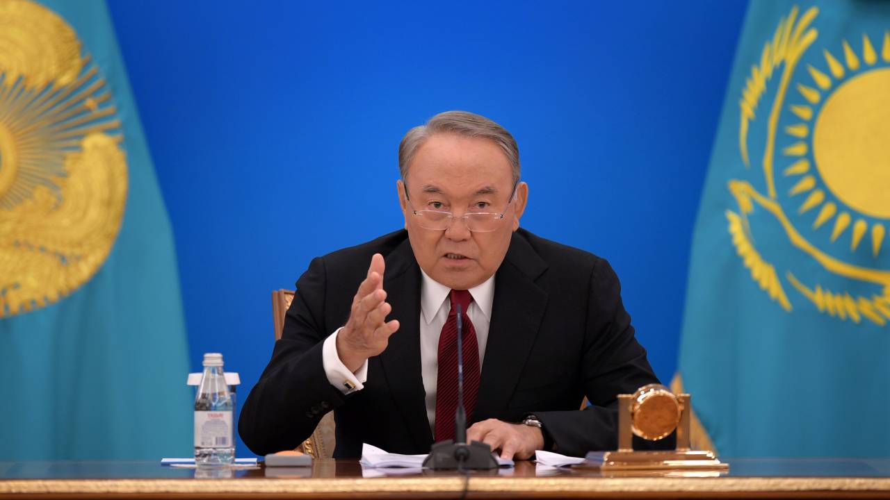 Назарбаев проголосовал за кандидатов в депутаты Мажилиса от АНК