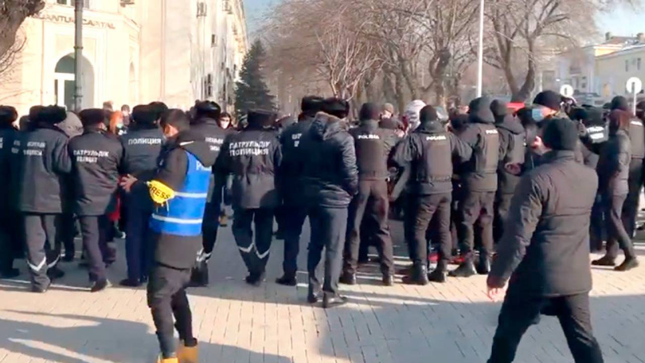 Незаконные митинги в день выборов прокомментировали в МВД