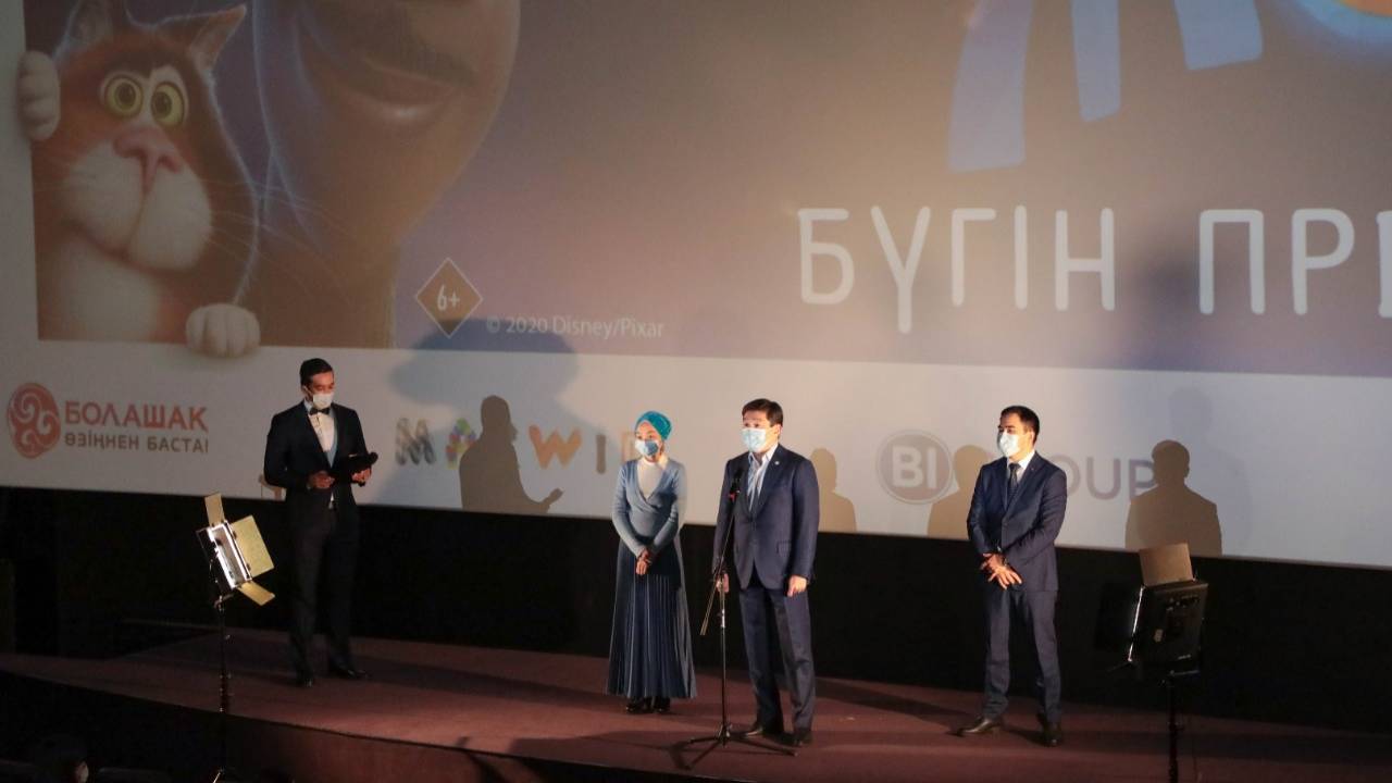 Nur Otan требует от Министерства культуры заняться созданием контента на казахском языке