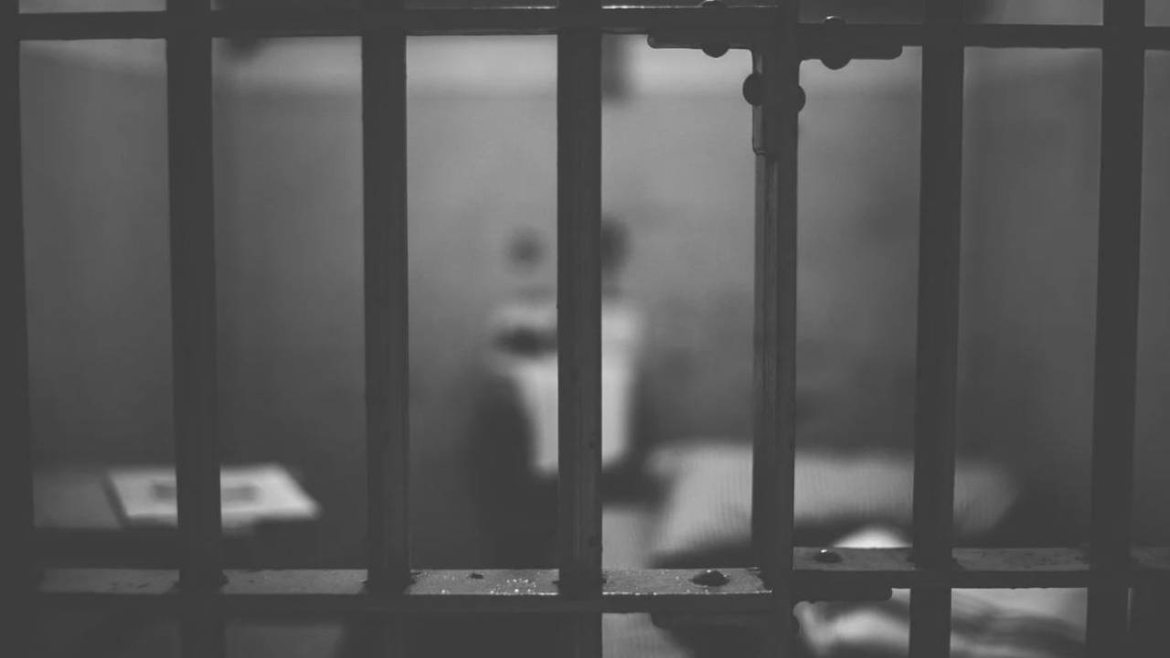 Осужденные объявили голодовку в колонии Караганды