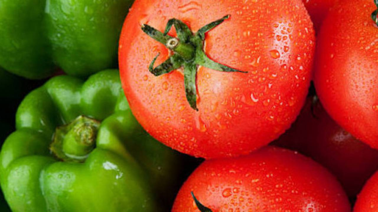 Россия частично снимает ограничения на ввоз томатов и перцев из Казахстана