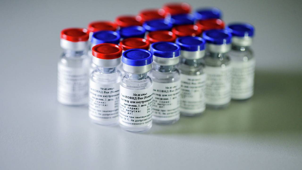 С 1 февраля в Казахстане начнется вакцинация от COVID-19