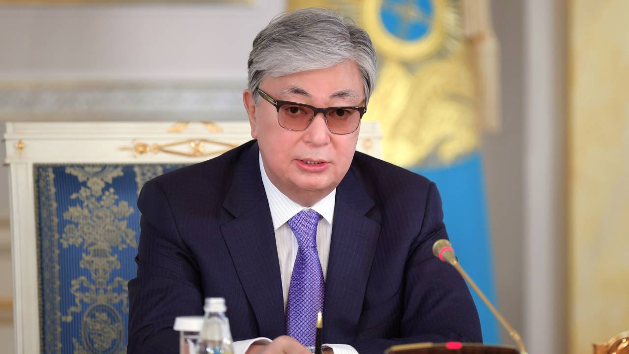 Токаев подписал закон по снятию пенсионных накоплений