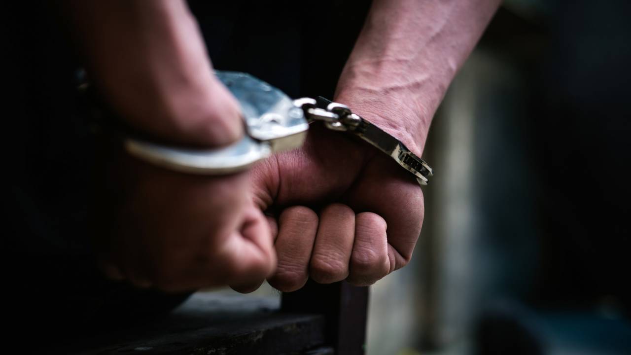 Задержание сбытчиков наркотиков в Алматинской области запечатлели на видео