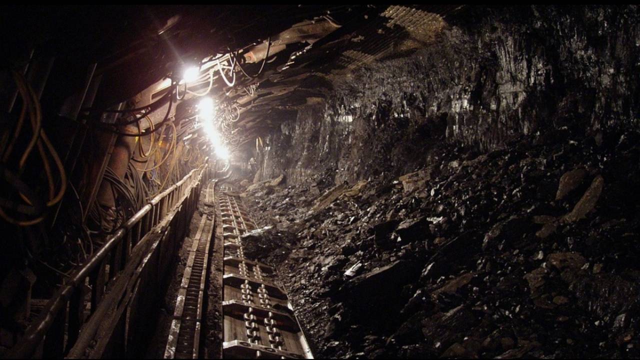 Застрявший в шахте мужчина найден мертвым