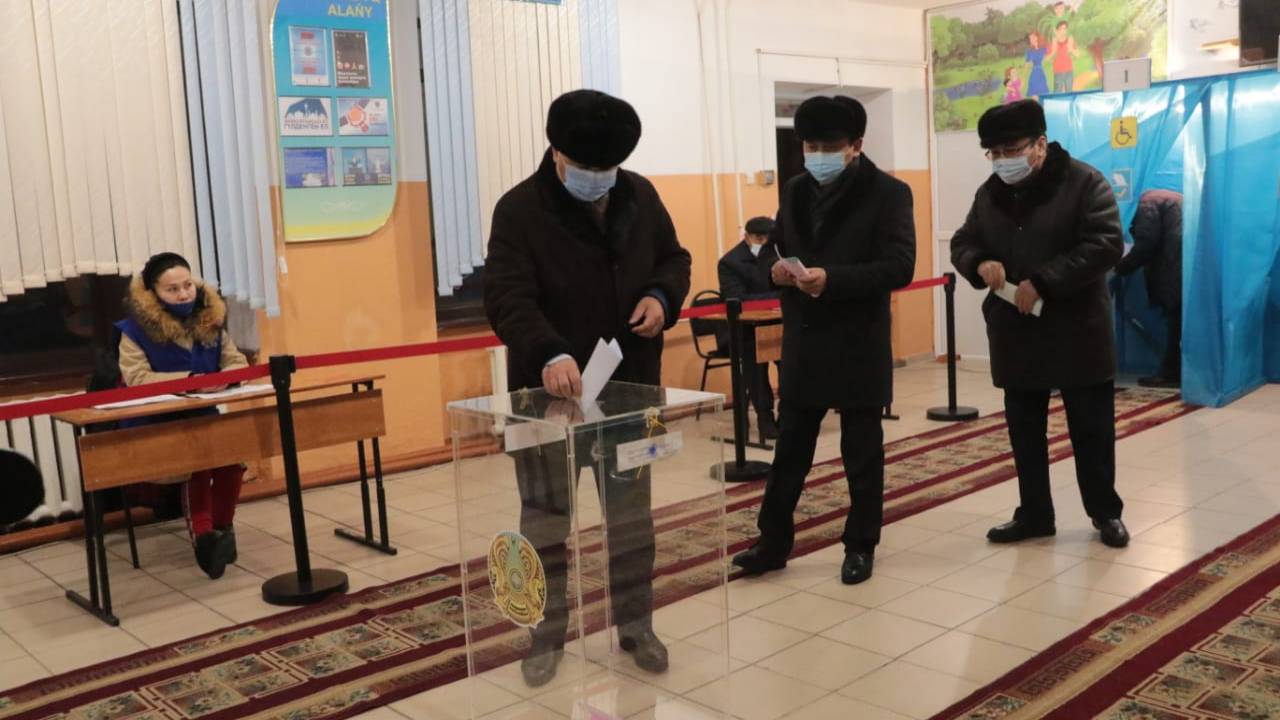 Жамбылцы активно голосуют на выборах