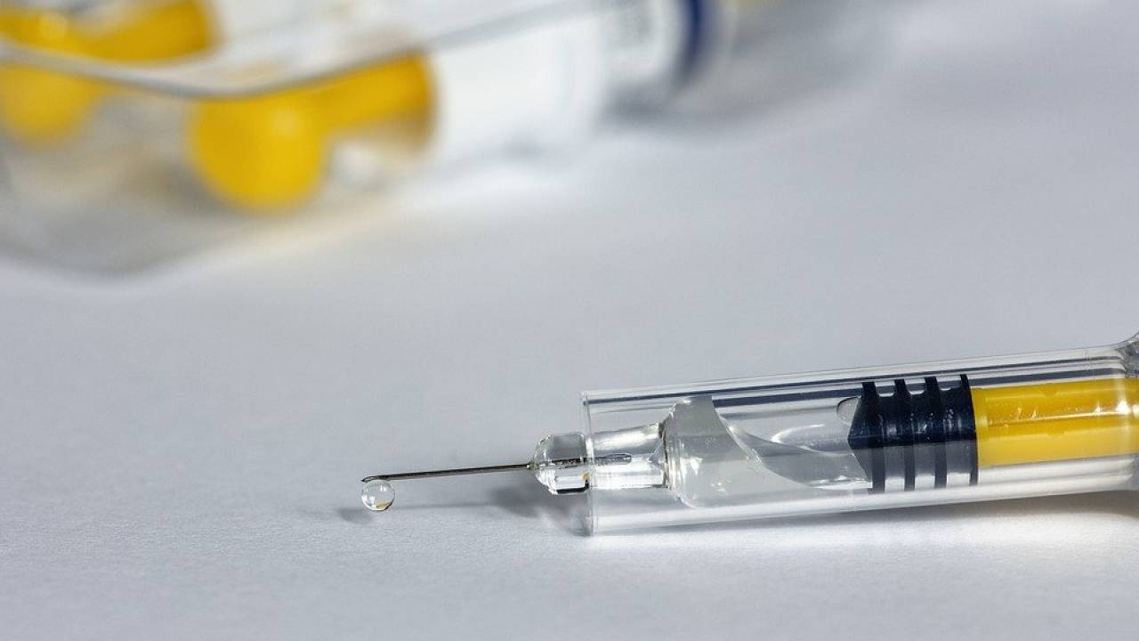 Казахстан одобрил вакцину Спутник V