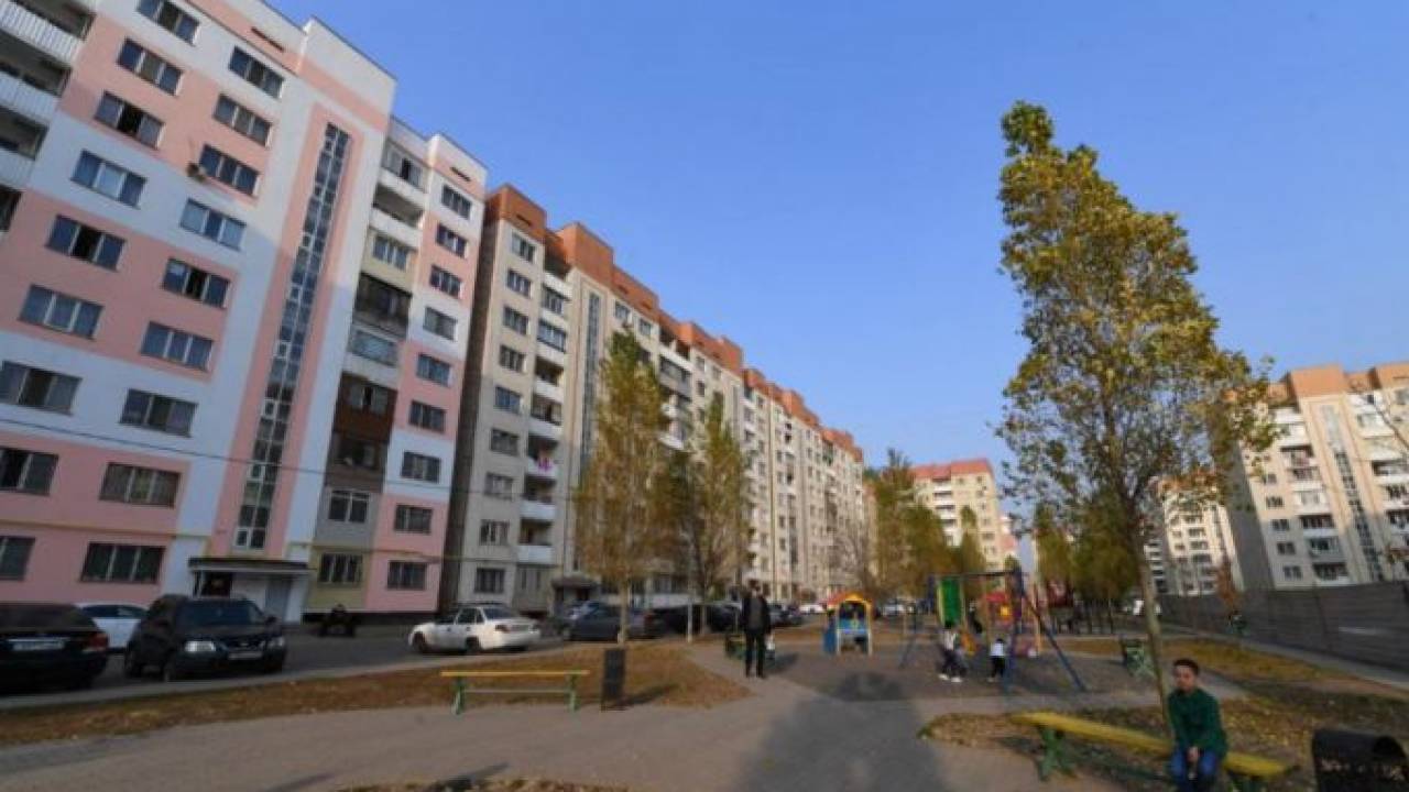 Когда восстановят накренившиеся дома в микрорайоне "Зердели" в Алматы