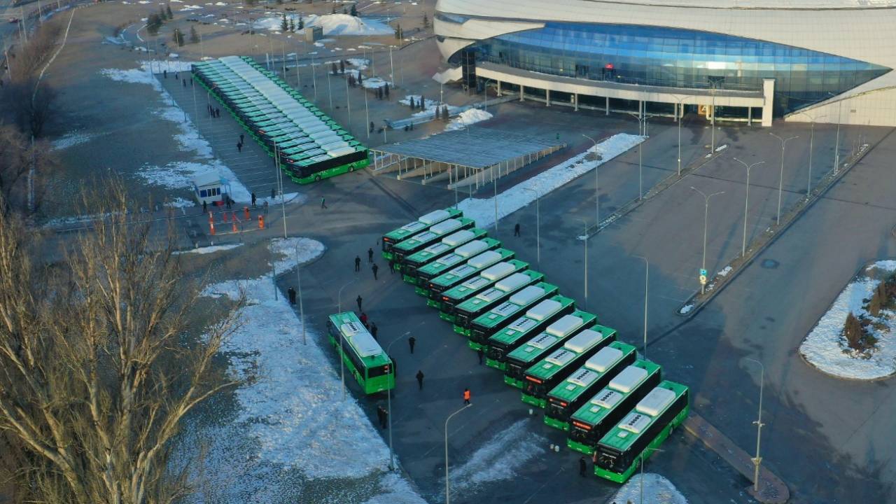Новые автобусы на газе запустили в Алматы