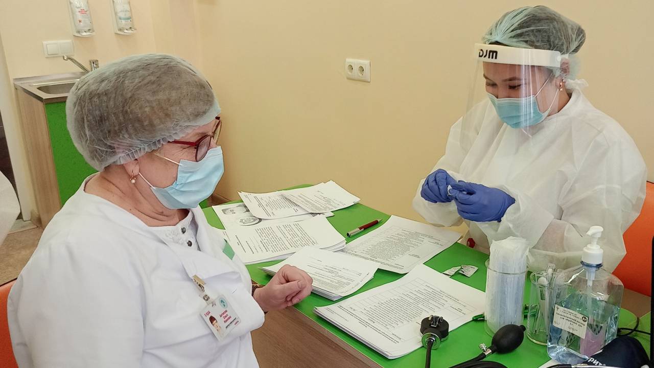 Об отказе врачей от вакцинации высказались в Управздраве Алматинской области