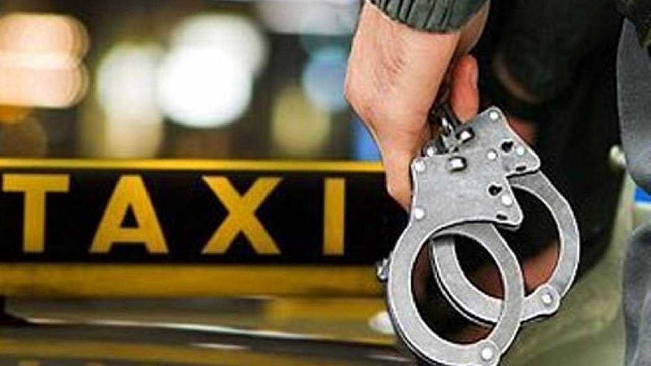 Таксист в ВКО ограбил пассажирку