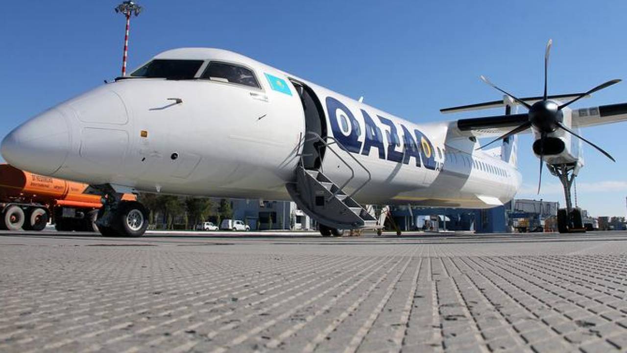 У самолета Qazaq Air лопнули шины: начато расследование