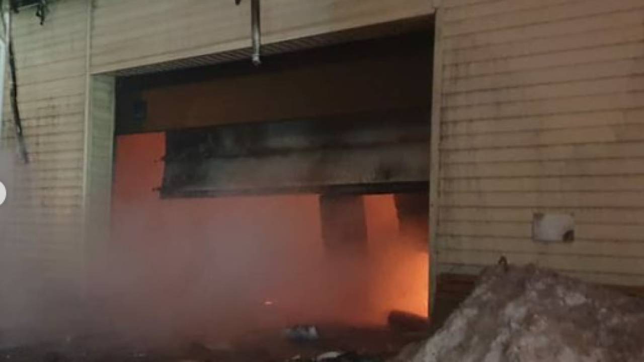 Здание СТО загорелось в Нур-Султане