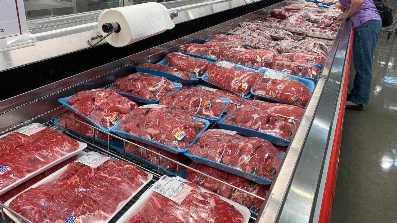 Жители Акмолинской области могут остаться без мяса: Ветинспекция не допускает товар