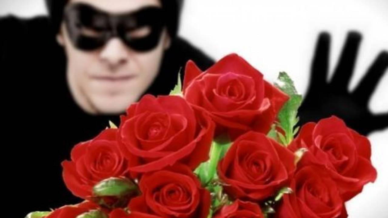 Астанчанин украл для подруги пять букетов из цветочного магазина
