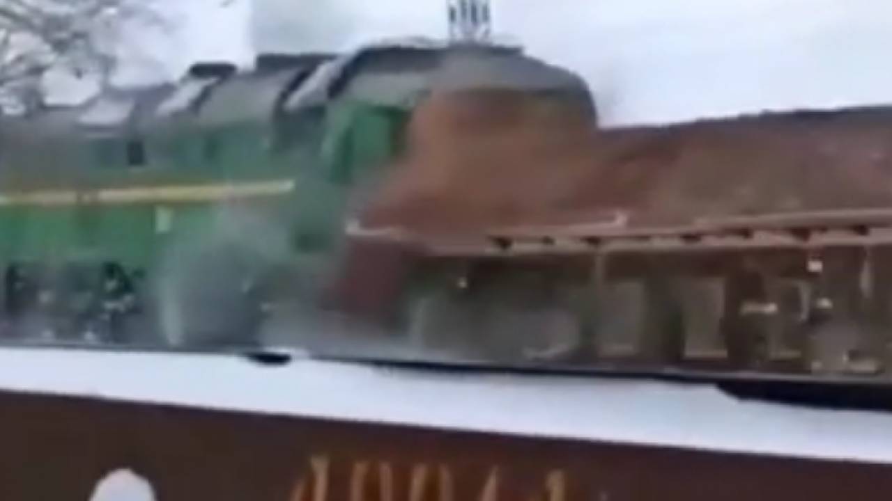Два грузовых поезда столкнулись в Жезказгане