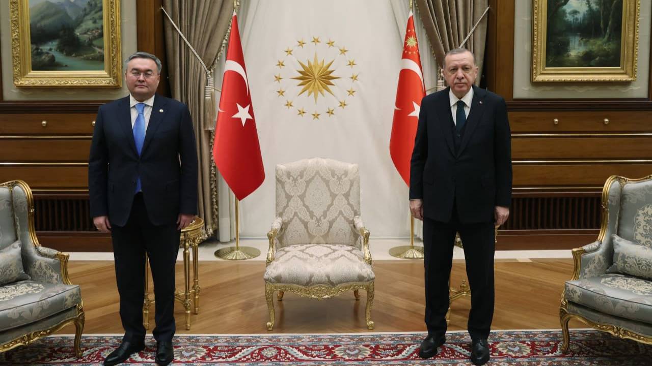 Эрдогану передали послание от Токаева