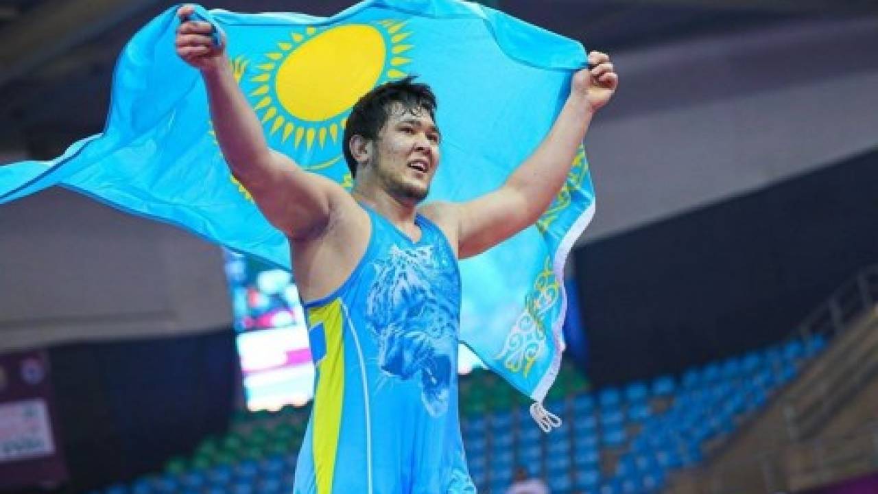 Казахстанские борцы завоевали пять медалей на турнире в Риме