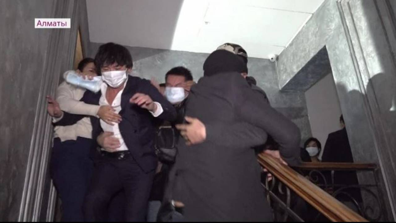 Побег Кайрата Нуртаса от проверяющих попал на видео в Алматы