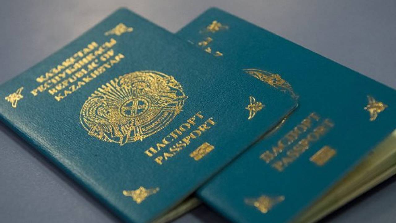 Сколько человек с двойным гражданством выявили на госслужбе в Казахстане