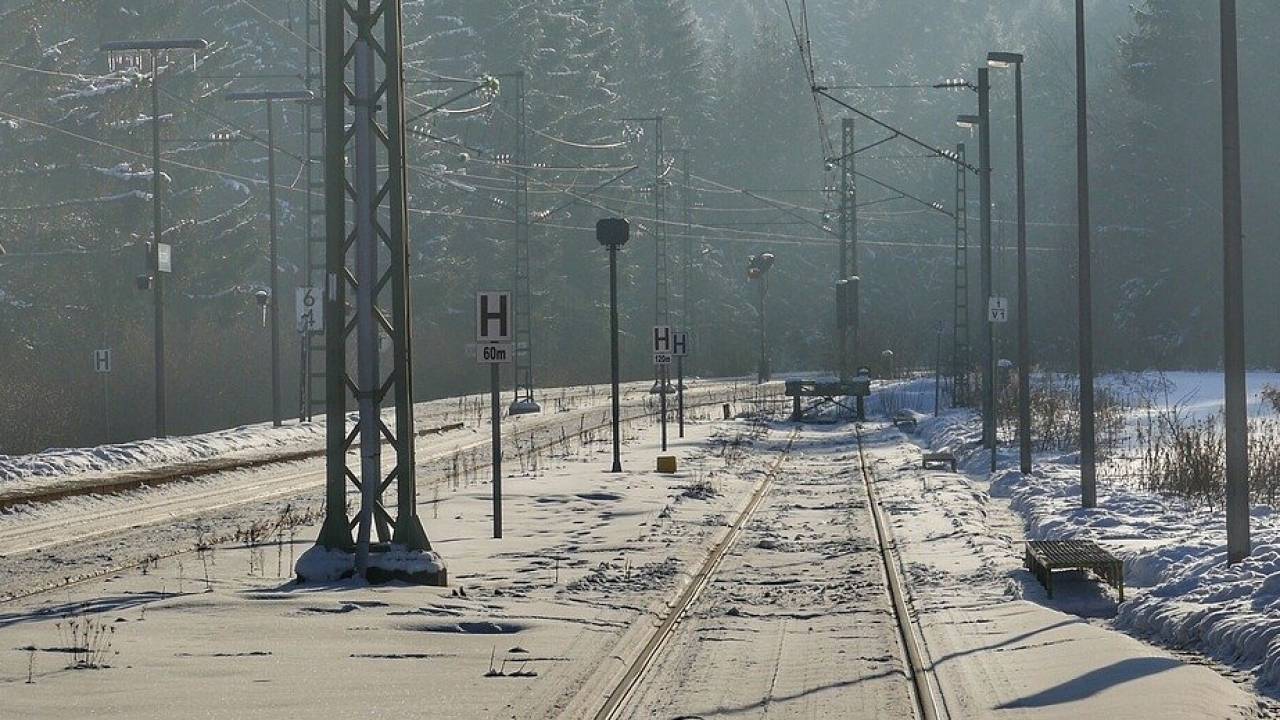 Тело мужчины нашли на железнодорожных путях в Усть-Каменогорске