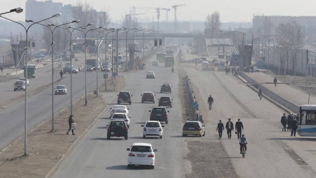 Токаев подверг критике ход строительства развязки в районе рынка "Алтын Орда"