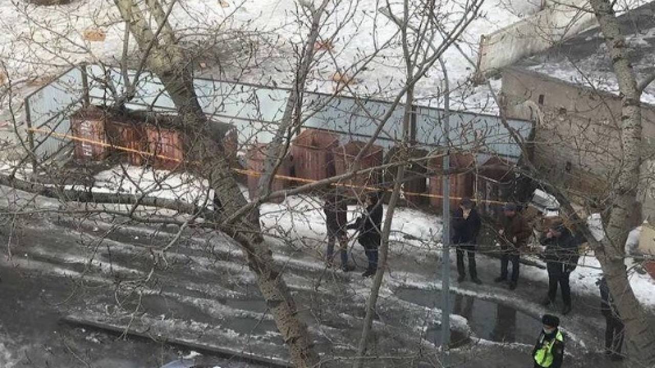 Труп мужчины нашли возле мусорного контейнера в Павлодаре 