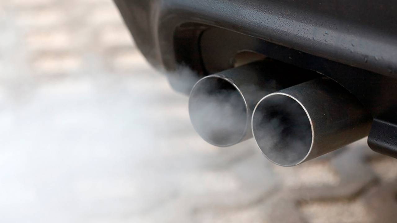 В Алматы ужесточили проверку грузовых машин на токсичность выхлопных газов