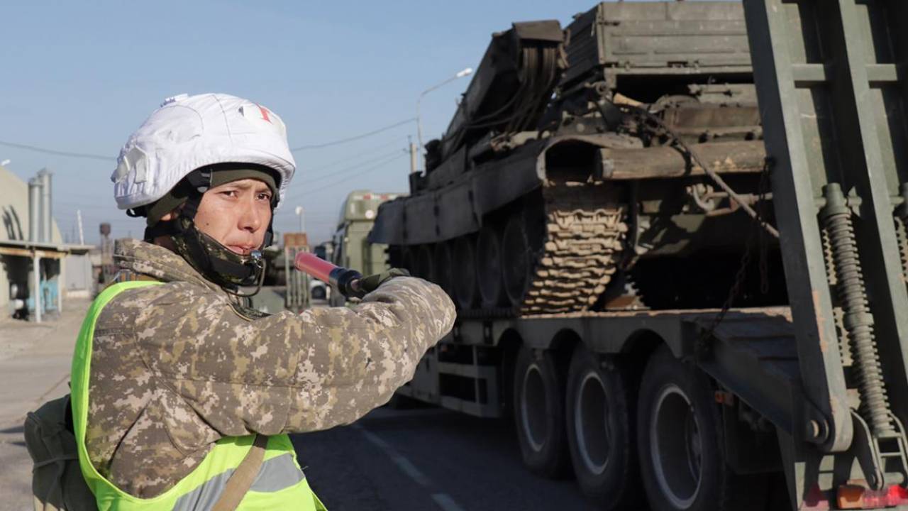 Воинские части Казахстана подняты по тревоге
