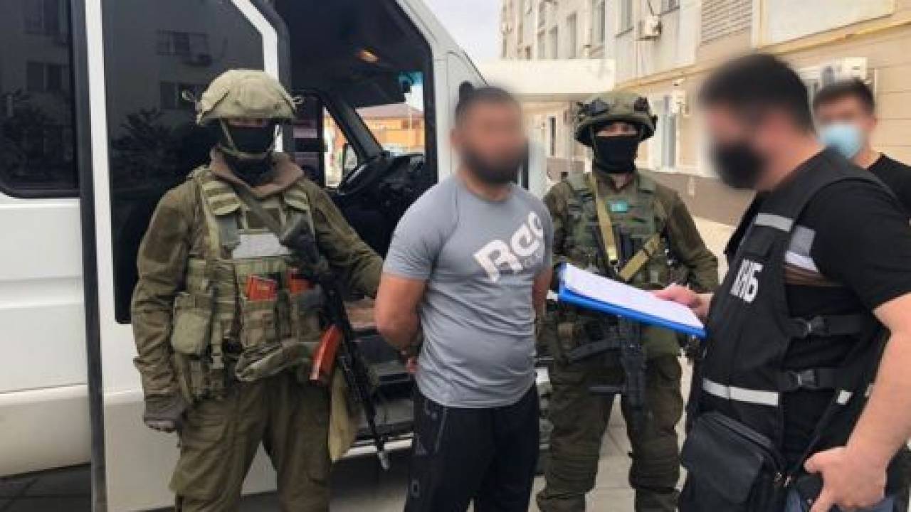 Чемпиона Казахстана по самбо и джи-джитсу арестовали за рэкет на рынках в Атырау