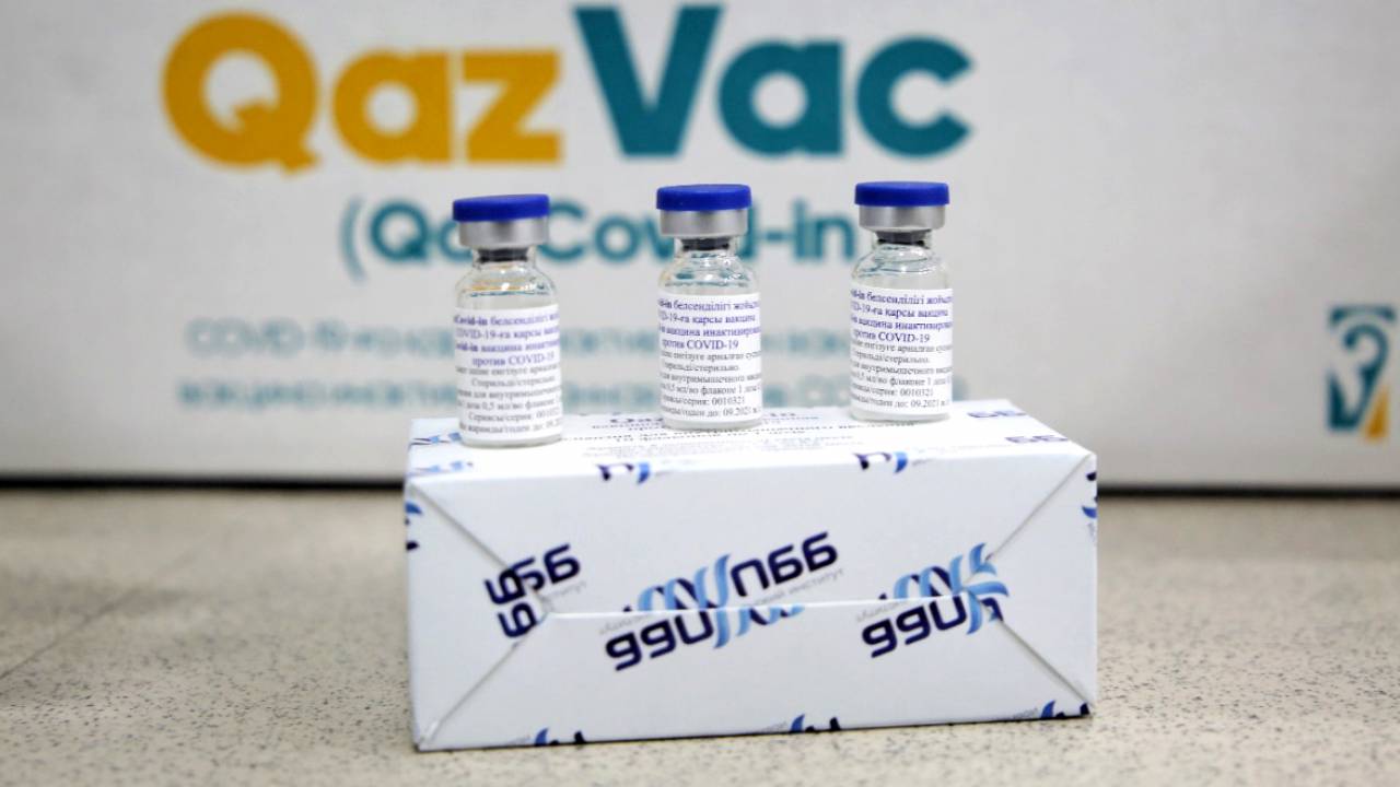 Что известно о вакцине Qaz-COVID-In