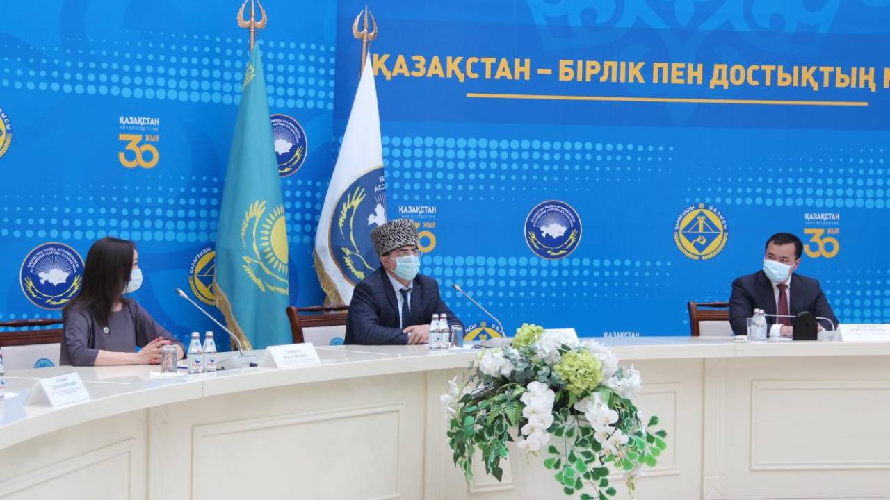 Добрыми делами отмечают День единства народа Казахстана в Карагандинской области