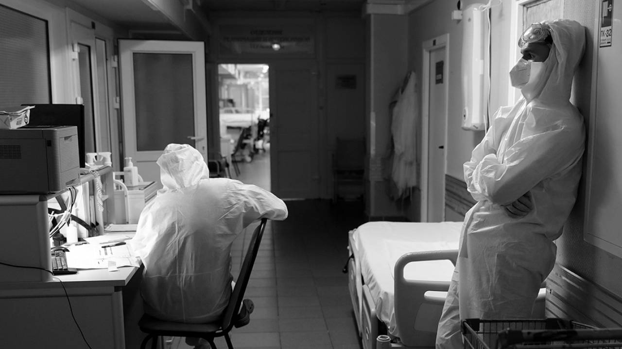 Еще 37 казахстанцев умерли от коронавируса и пневмонии за сутки