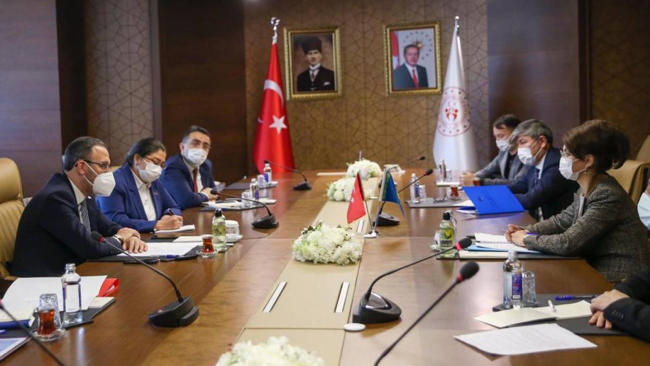 Казахстан и Турция запустят совместный телевизионный канал