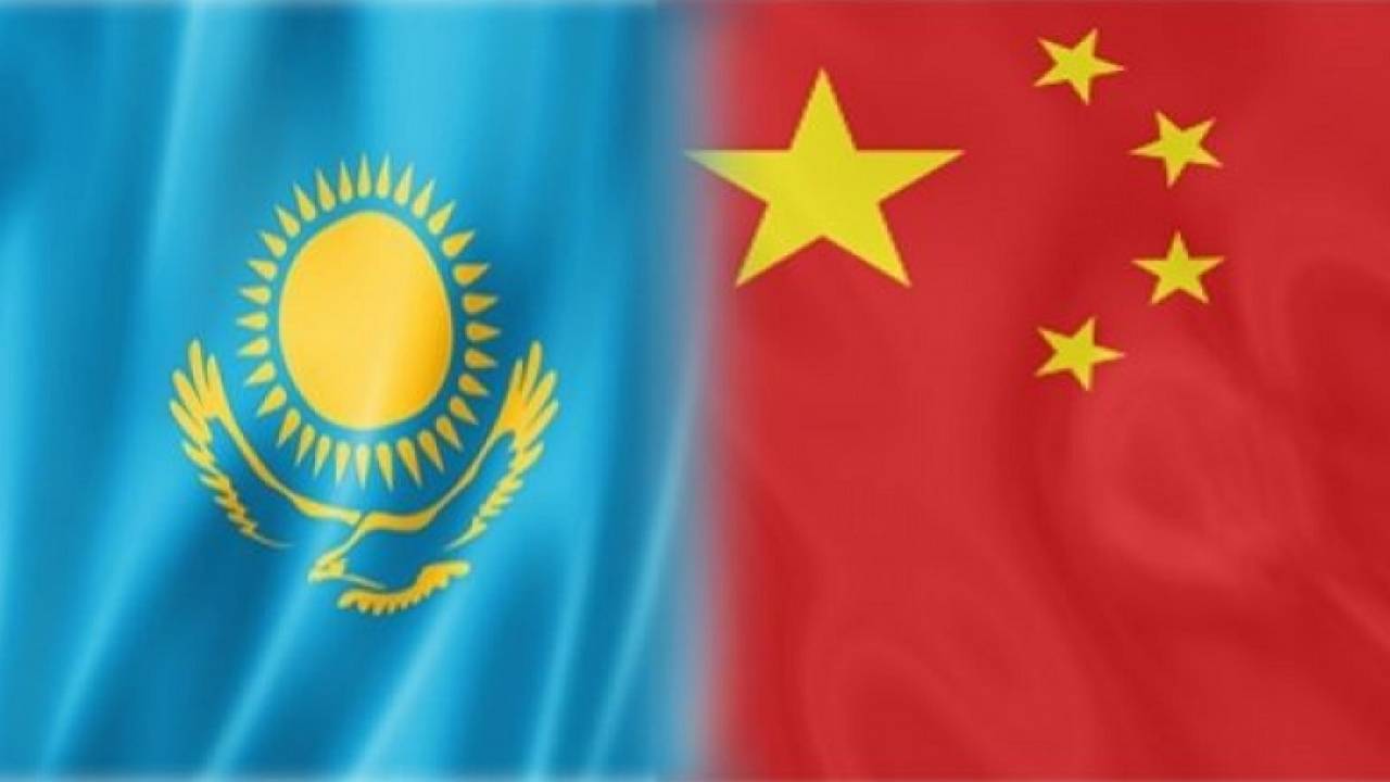 Казахстан на три дня закроет границу с Китаем