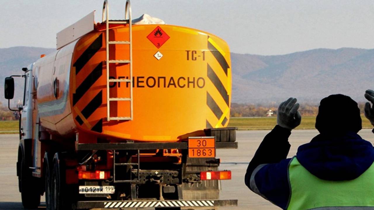 Казахстан вводит запрет на экспорт топлива автотранспортом