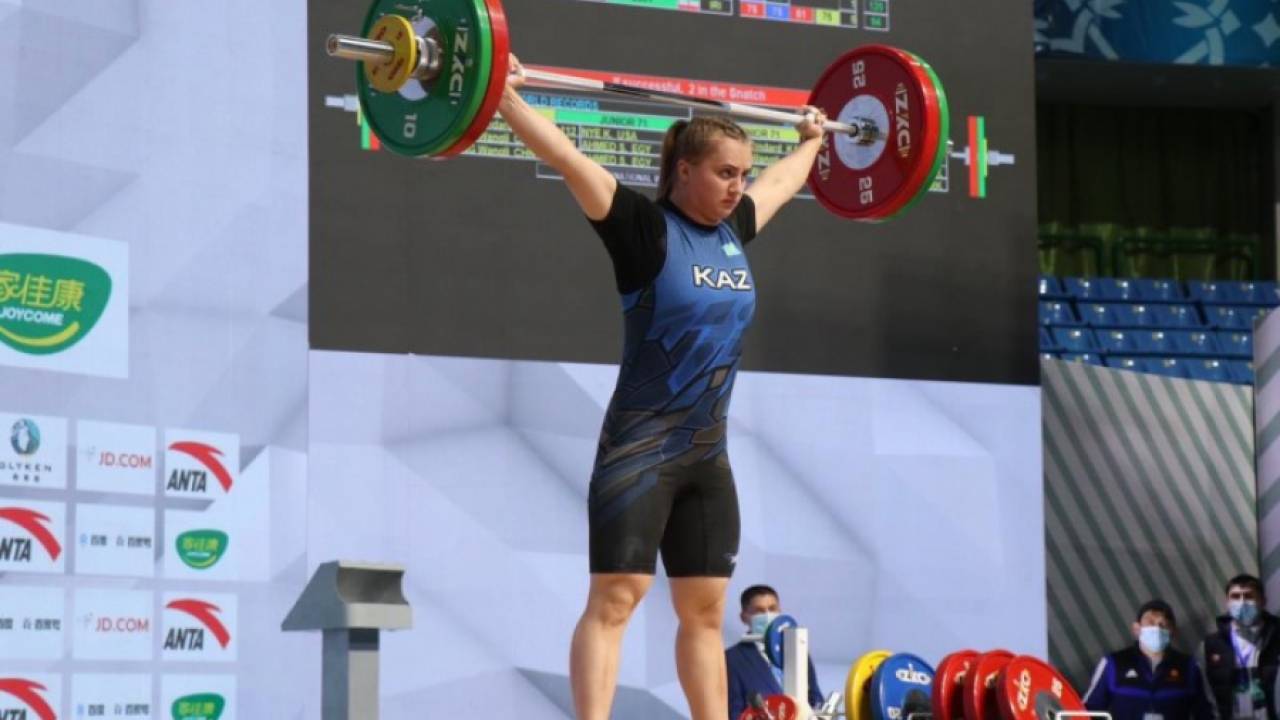 Казахстанка стала бронзовым призером чемпионата Азии по тяжелой атлетике