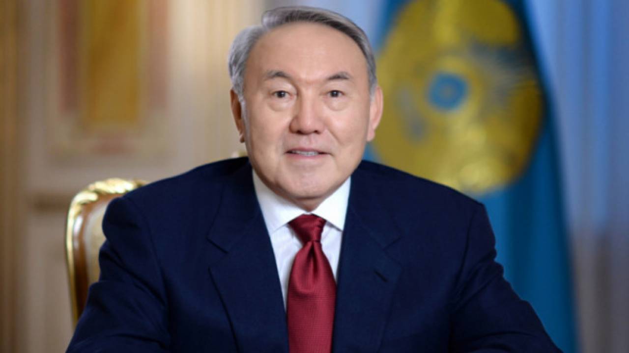 Назарбаев поздравил казахстанцев с праздником 1 мая