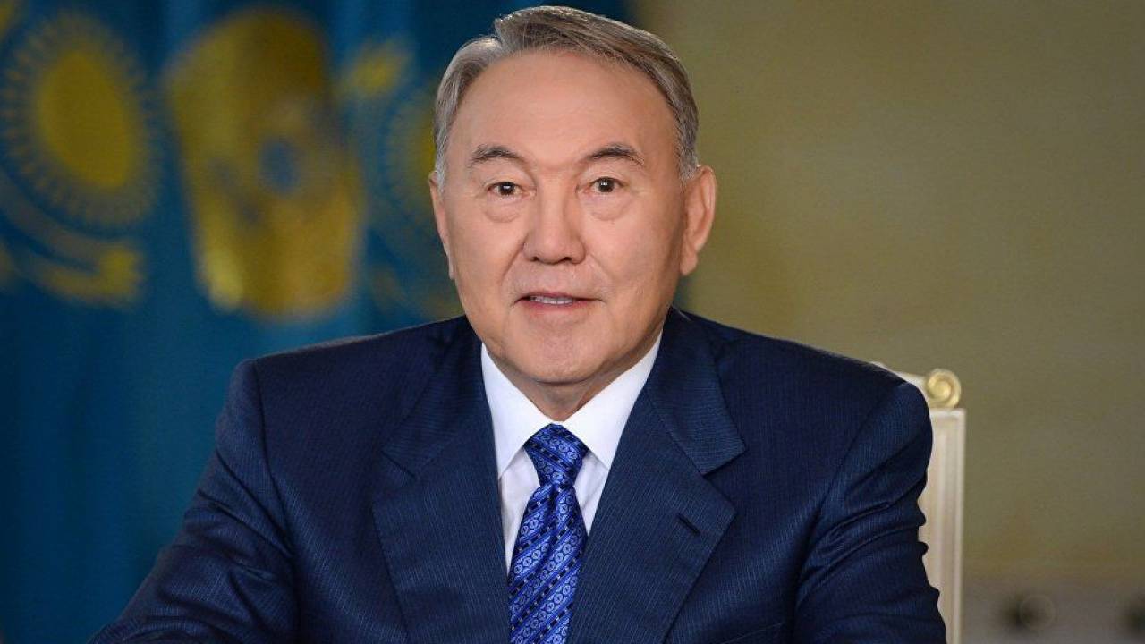 Назарбаев стал почетным председателем АНК
