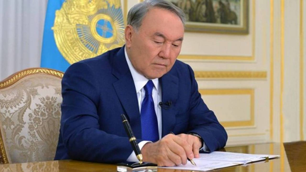 Назарбаев выразил соболезнования президенту Туркменистана в связи со смертью его отца