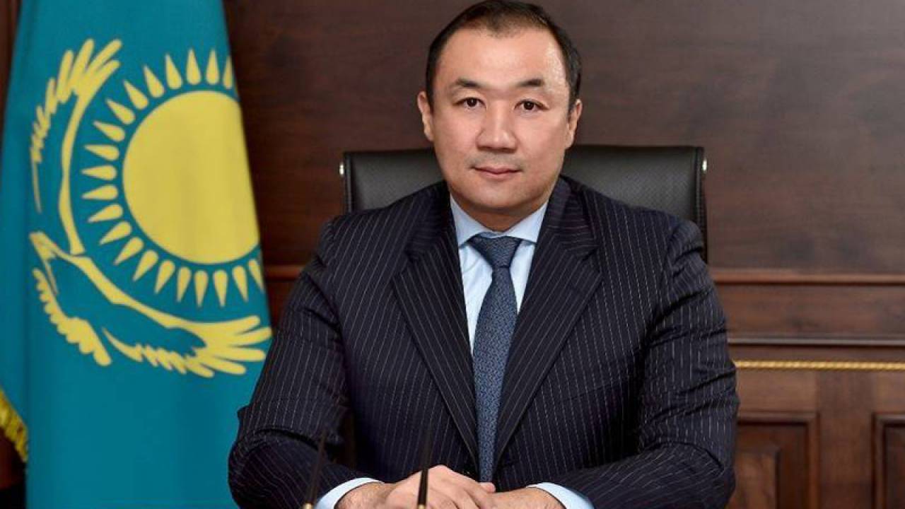 Нурлан Сауранбаев освобожден от должности в Администрации Президента