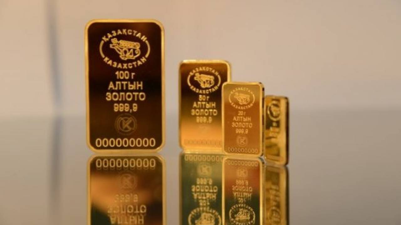 Почти 2900 золотых слитков приобрели казахстанцы в марте