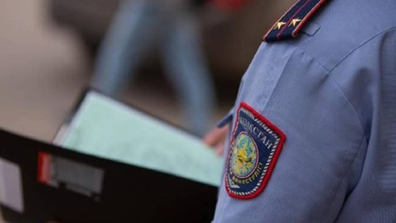 В Алматы полицейские несколько лет руководили ОПГ
