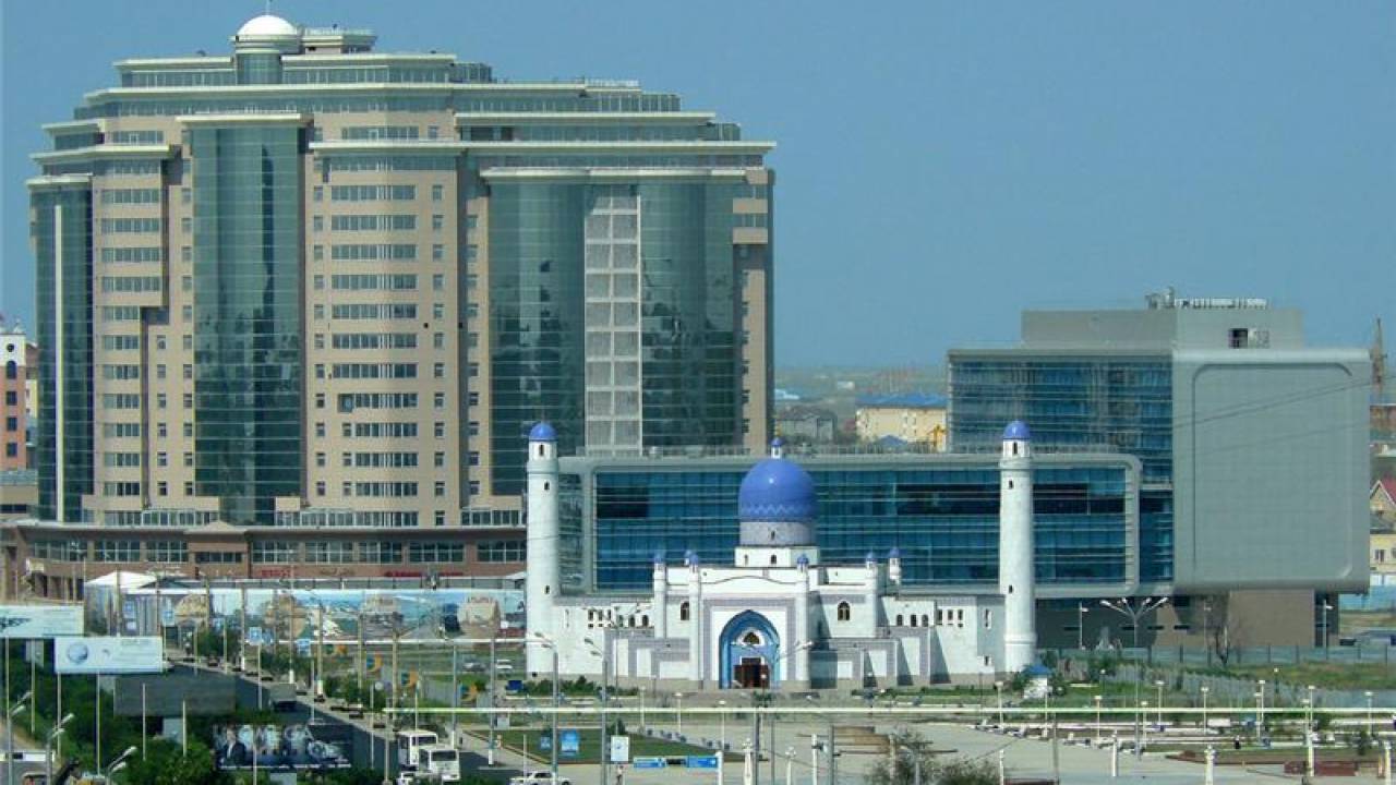 В Атырауской области запретили оффлайн-обучение и работу мечетей