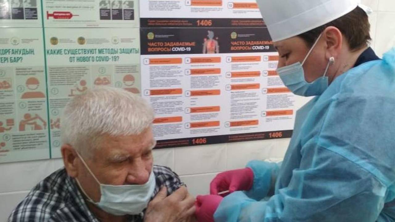 В Караганде началась вакцинация препаратом QazVac